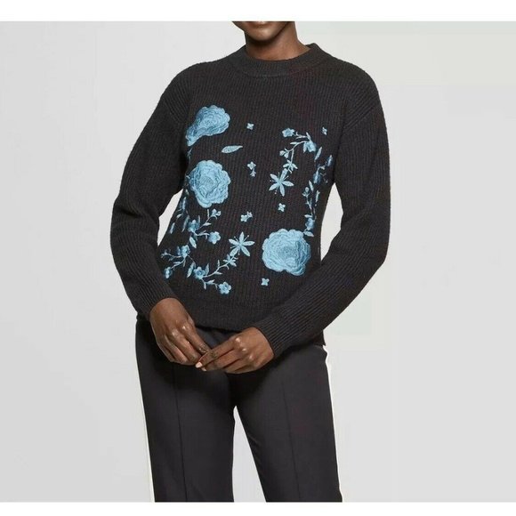 Women's Long Sleeve Crew Neck Embroidered Sweater - Picture 2 of 4